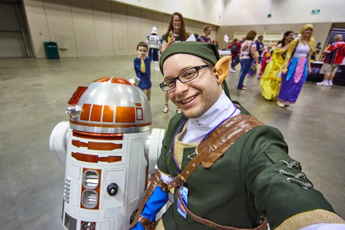 2017-indiana-comic-con-selfies-with-costumes-series (5)